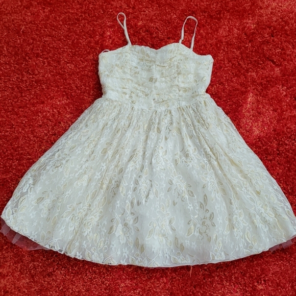 Un Deux Trois Other - Girls size 10 Off White/Gold sparkly Dress